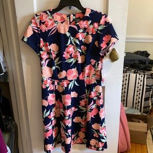 NWT Vince Camuto short sleeve floral skater dress